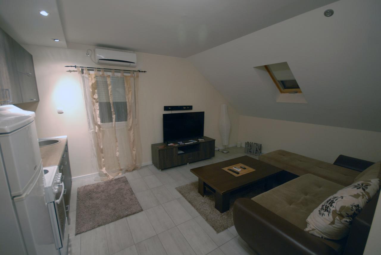 Franstal Apartments Belgrado Exterior foto