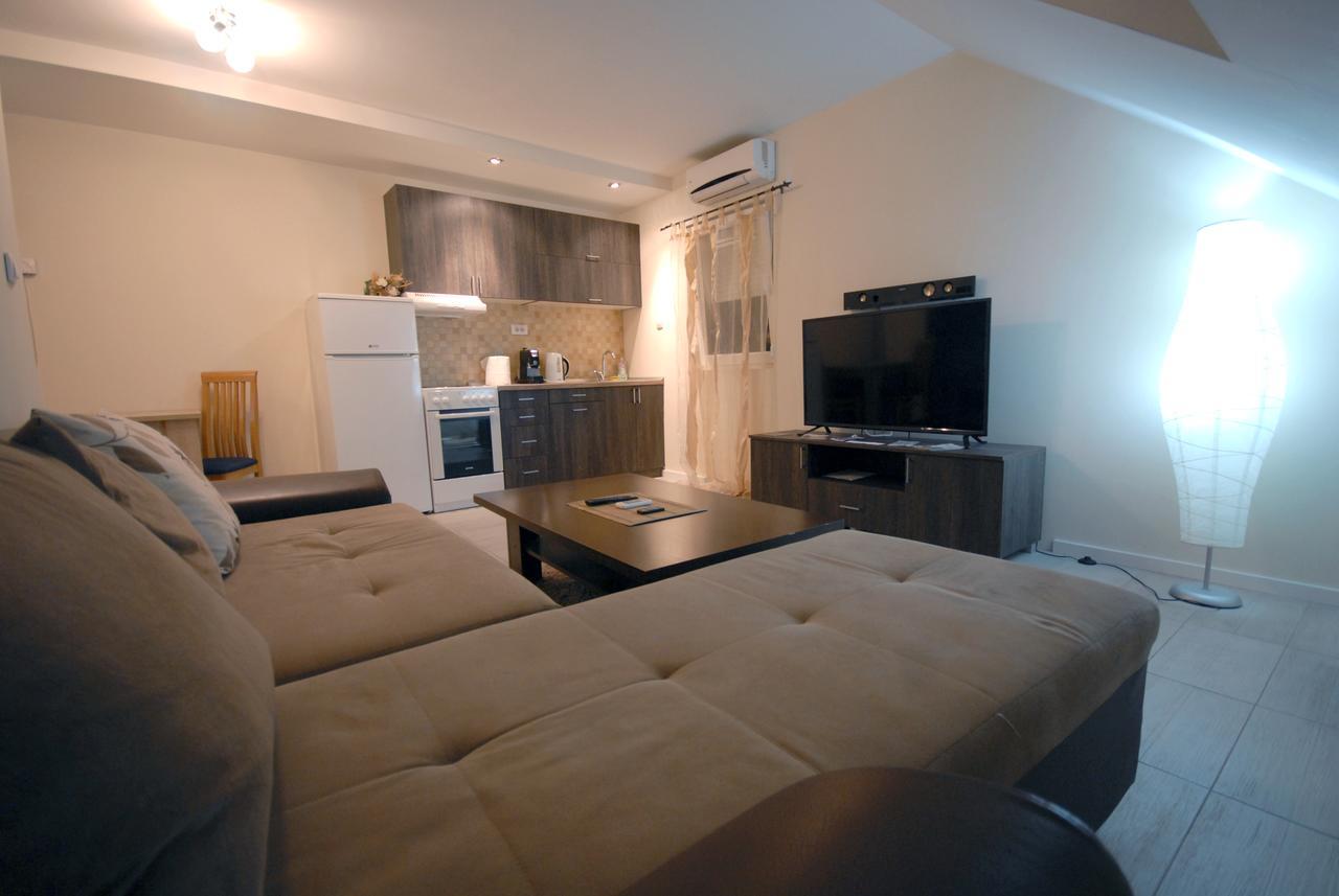 Franstal Apartments Belgrado Exterior foto