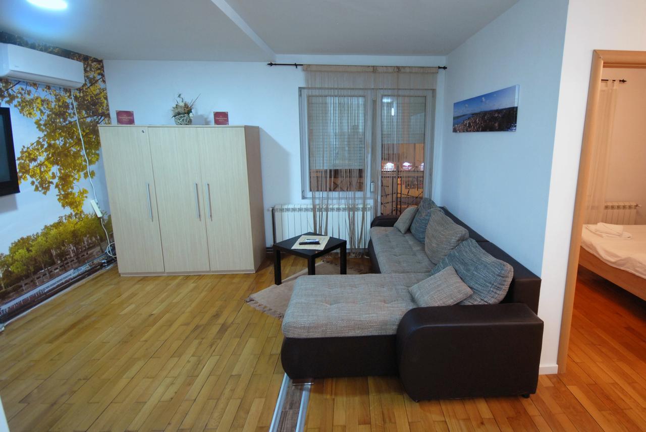 Franstal Apartments Belgrado Exterior foto