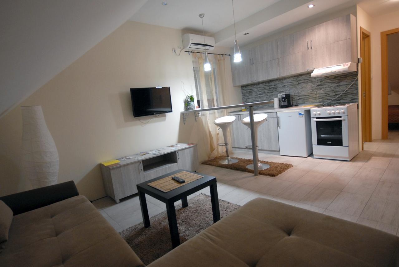 Franstal Apartments Belgrado Exterior foto