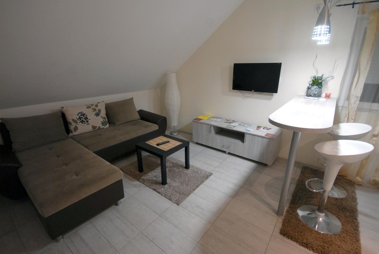 Franstal Apartments Belgrado Exterior foto